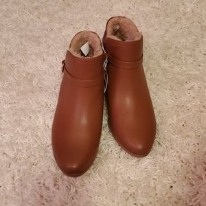 Old Navy brown faux leather ankle boots Faux-fur lining buckle detail Size 9 NWT